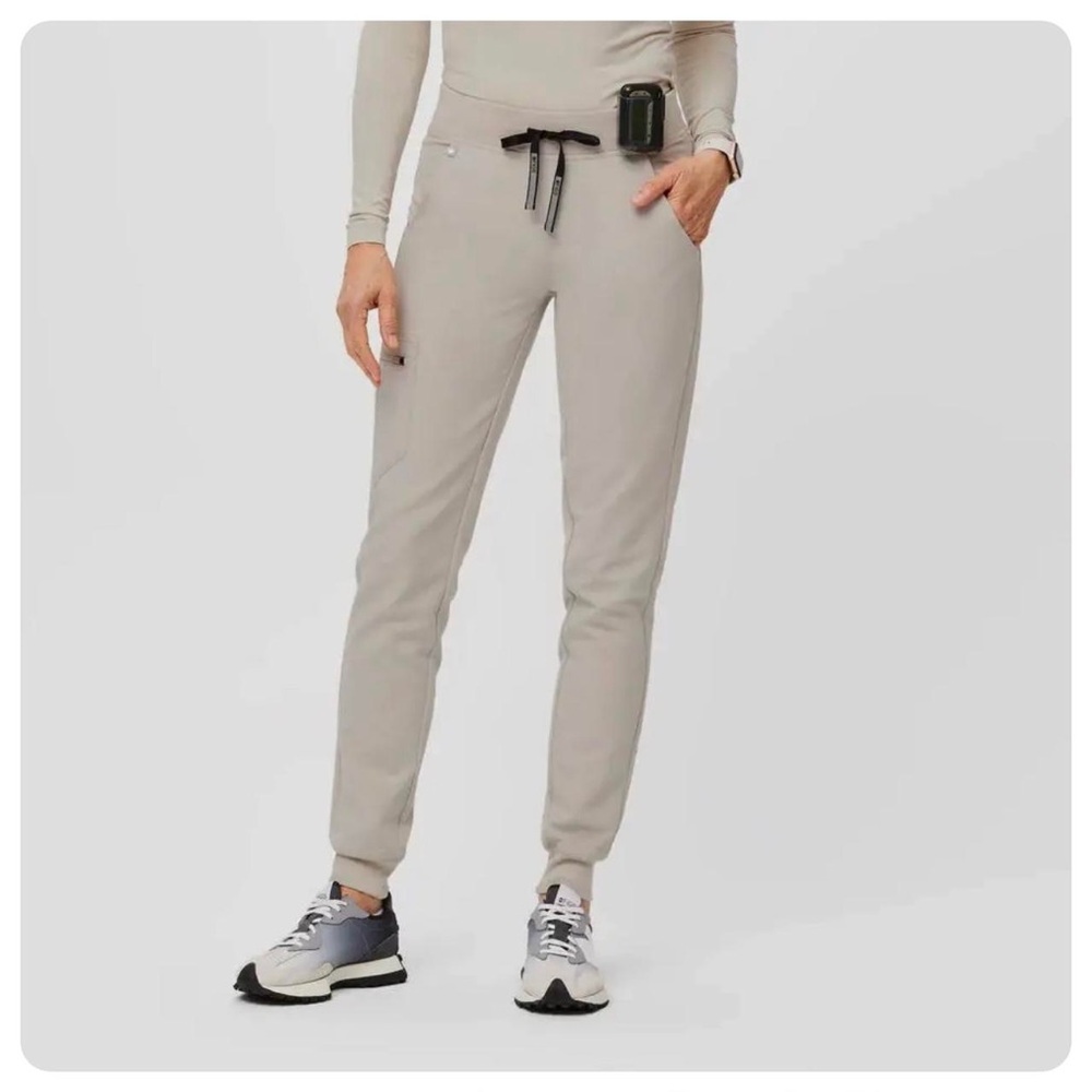 Figs scrub pants - Zamora petite - women medium